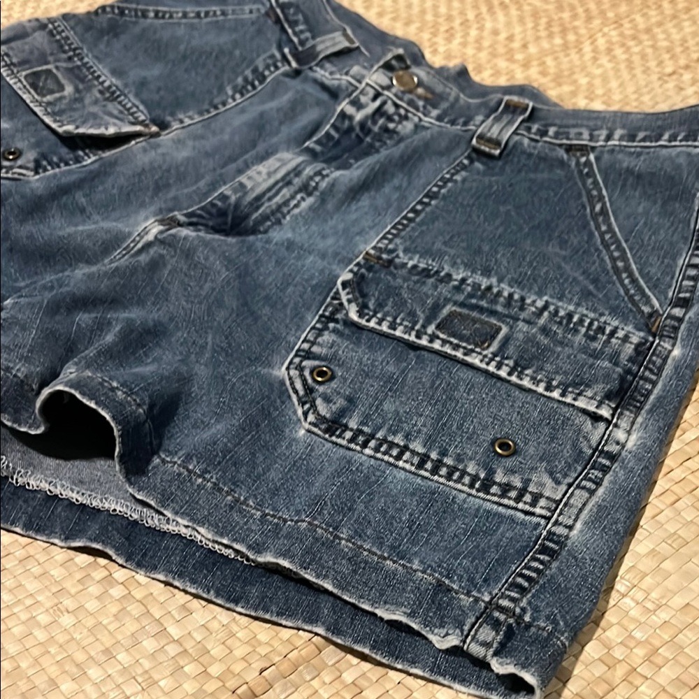 Lee Riveted Denim Women's Cargo Shorts ~ 16 - Picture 2 of 10